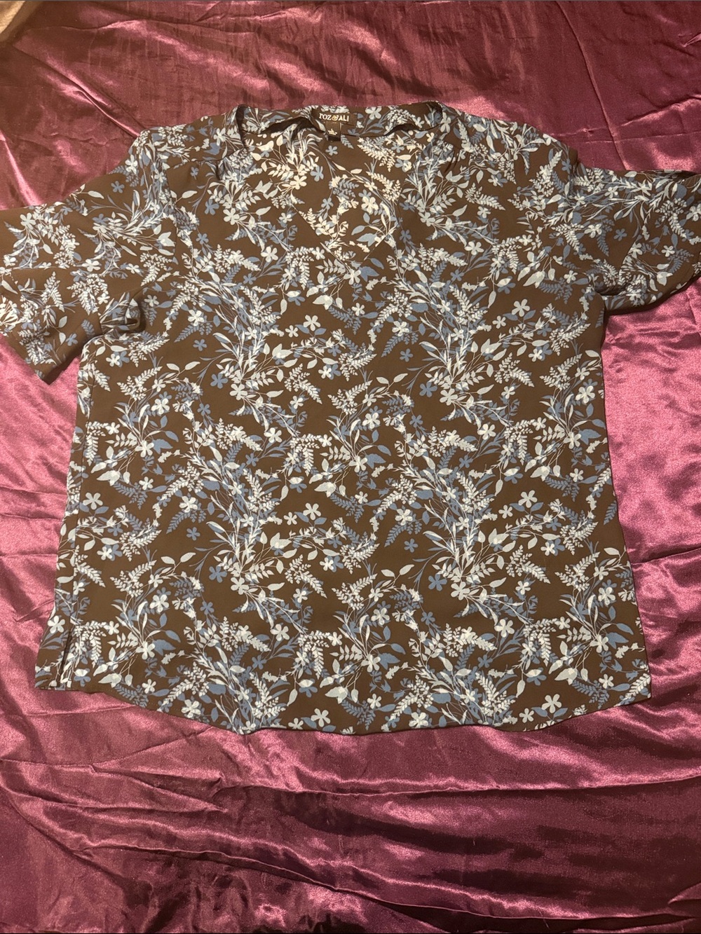 Women’s black and blue Floral Short-Sleeve Shirt